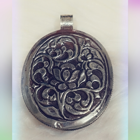 Multi Stone Tibetan Pendant - Picture 2 of 2